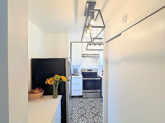 Kitchen (2/4)
