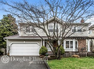 1777 Harvard Pl, Merrick, NY 11566