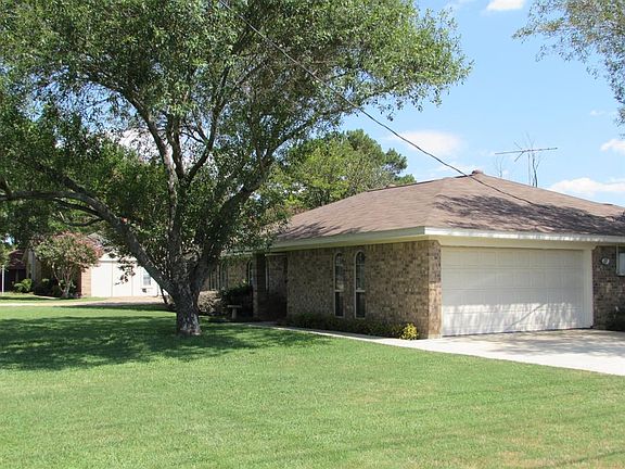 3rd image of 1824 Cindy Ct