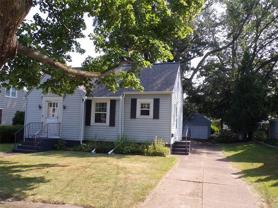 1st image of 303 Forest Dr