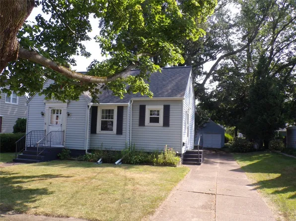 303 Forest Dr, Erie, PA 16505