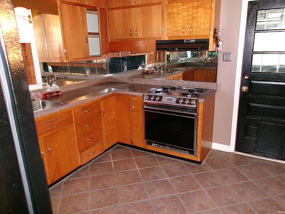 5th image of 2535 W Evergreen Dr