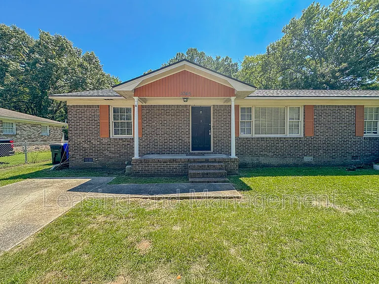 1045 Harbor View Rd #A — Photo 1