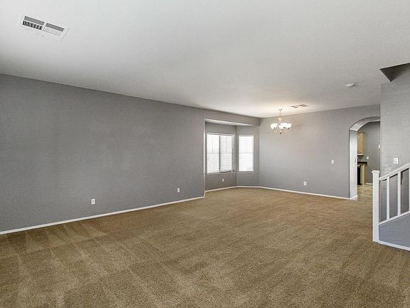 4th image of 913 E White Wing Dr