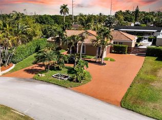 Weitzer Shauna Meadows, Miami, FL 33187