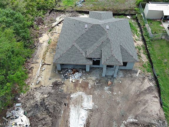2nd image of 718 Little Rock St E