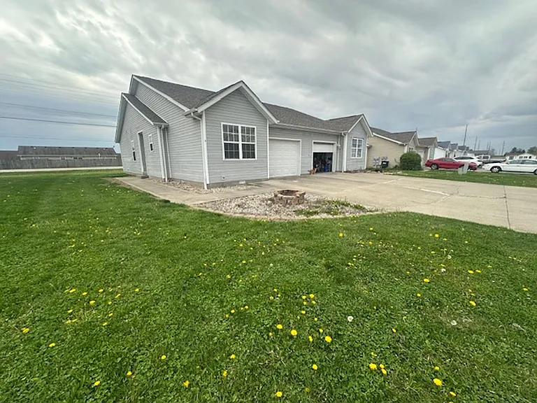 1651 W Kole Dr #A — Photo 2
