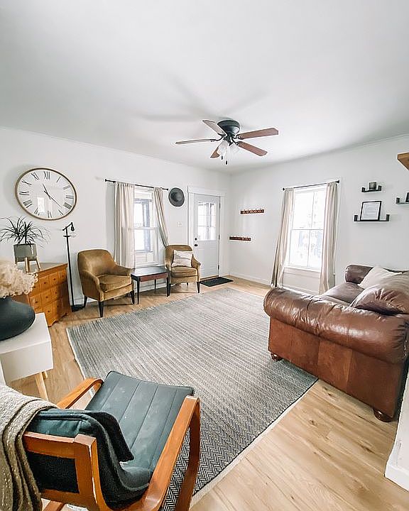 1st image of 23361 Elm Ave