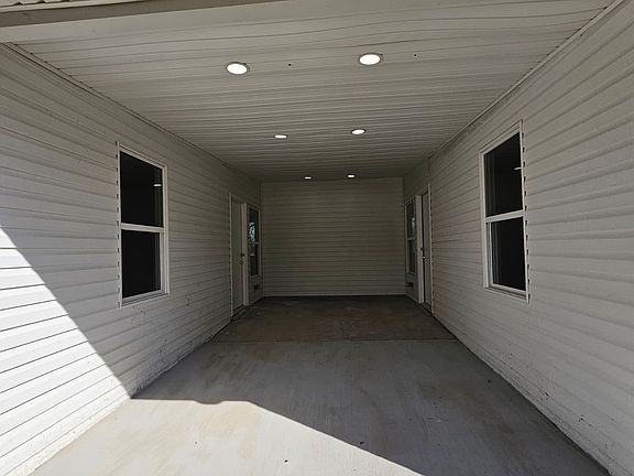 3rd image of 4904 Sherman Oaks Dr