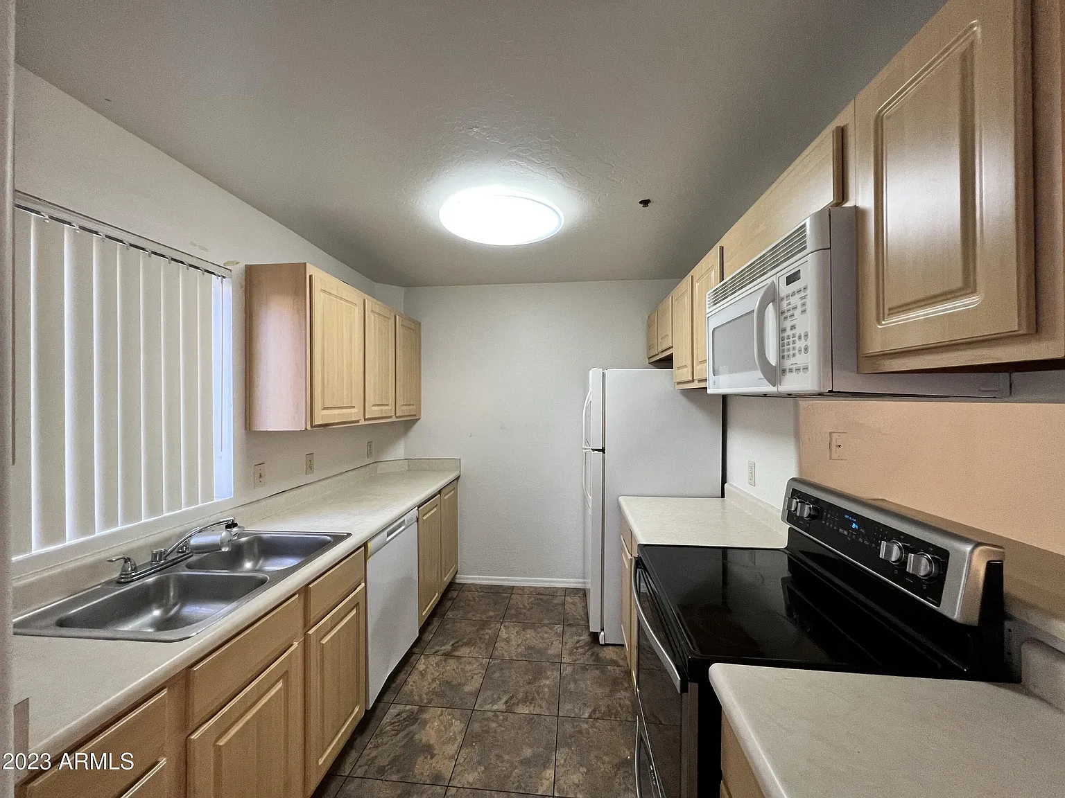 2 bed, 1036 sqft, $1,395 — Photo 2