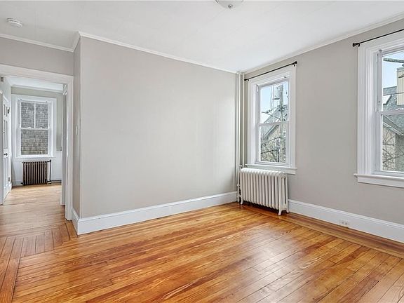 2nd image of 427 Spring St #2