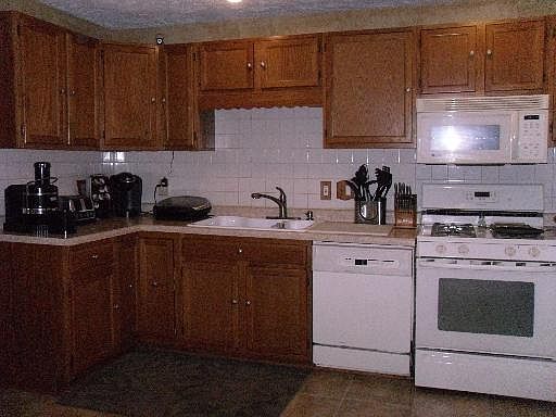 3rd image of 818 Laurel Ave
