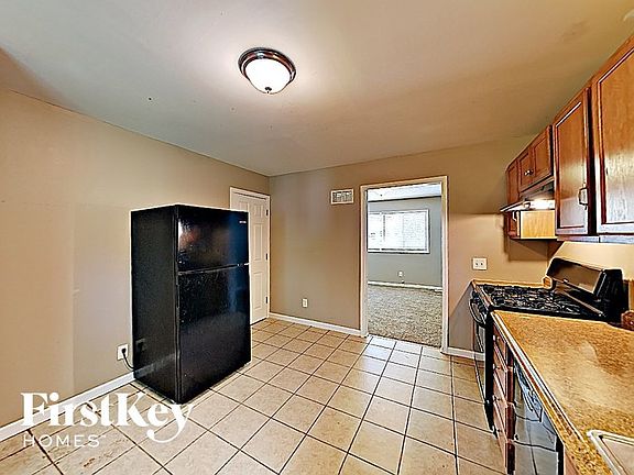 5th image of 1700 Marshall Ct
