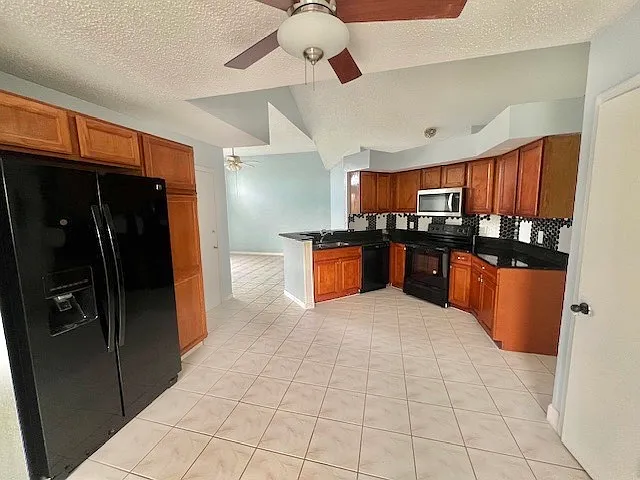 208 Coral Reef Cir — Photo 9