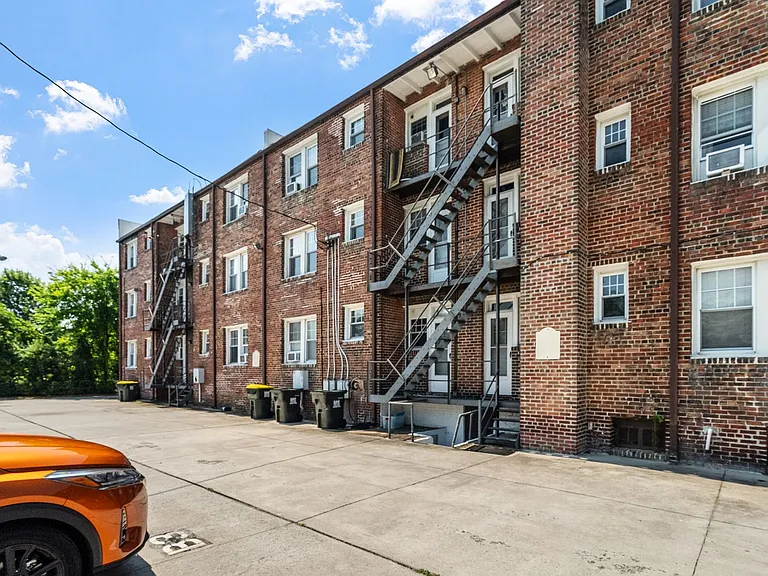 742 Washington Park #B4 — Photo 30