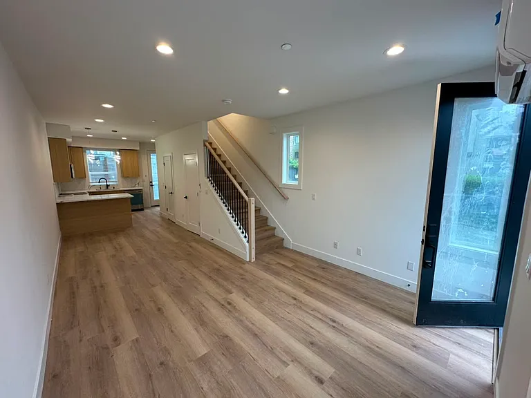 4316 SW Holly St — Photo 6