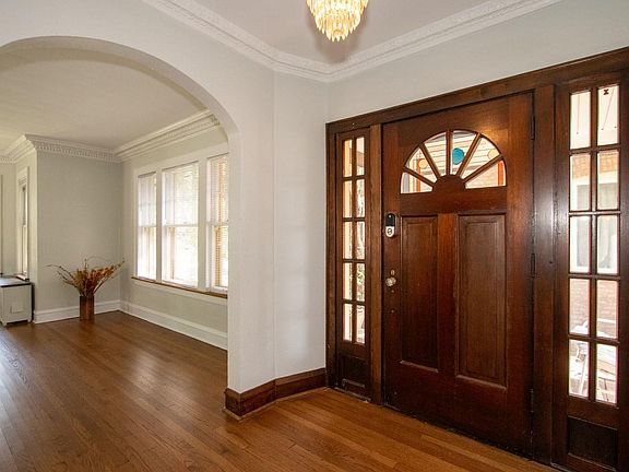 4th image of 1207 Rossell Ave