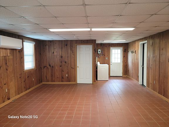 3rd image of 652 Ralph Rahn Rd