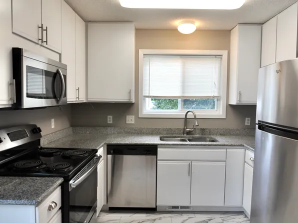 15511 Float Ln, Apple Valley, MN 55124