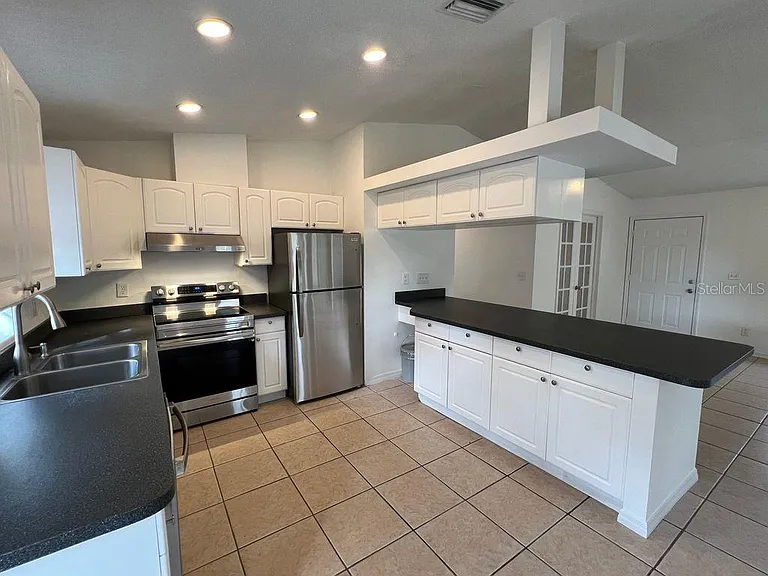 2773 Cypress Dr #C — Photo 9