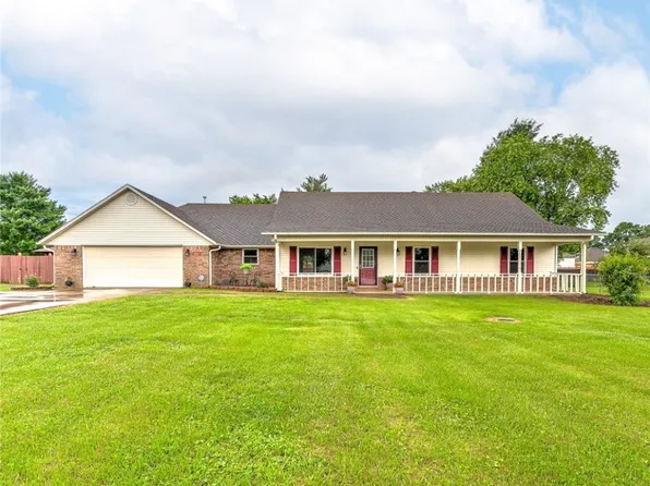 1005 Apple Mdws, Springdale, AR 72764