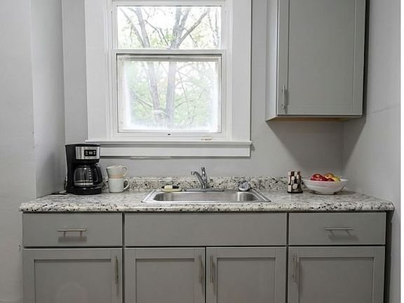 3rd image of 2953 E 121st St