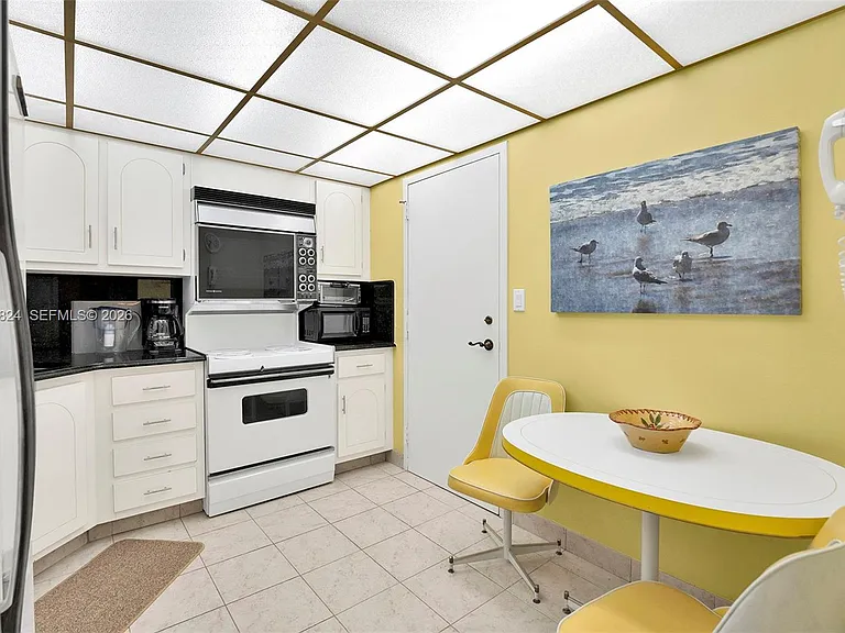 1865 S Ocean Dr #4C — Photo 8