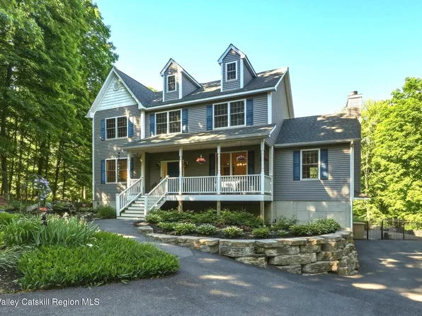27 Hawleys Corners Road, Highland, NY 12528