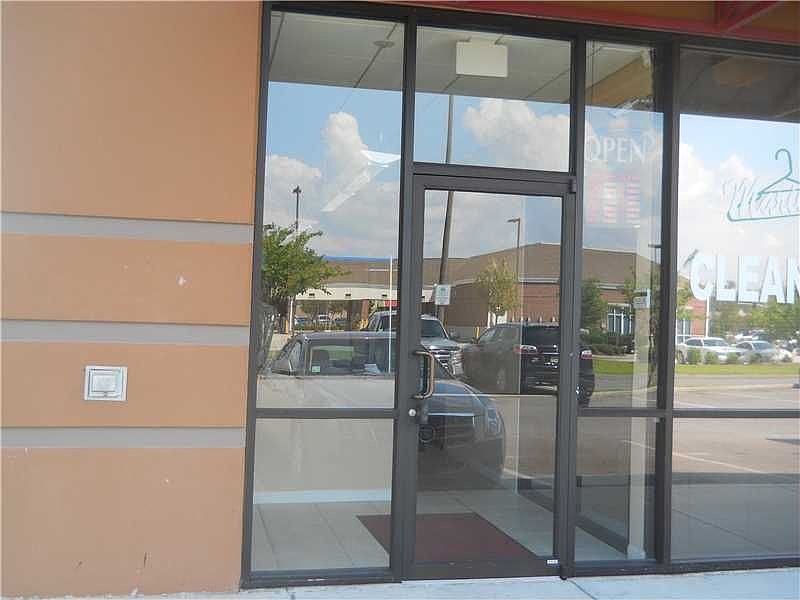 1st image of 1831 Manhattan Blvd Ste C