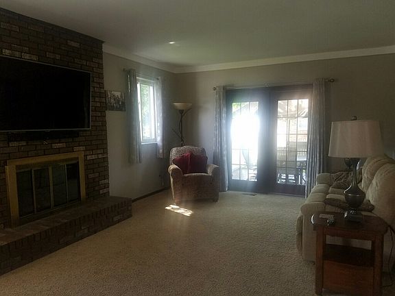 5th image of 17921 Brentwood Dr