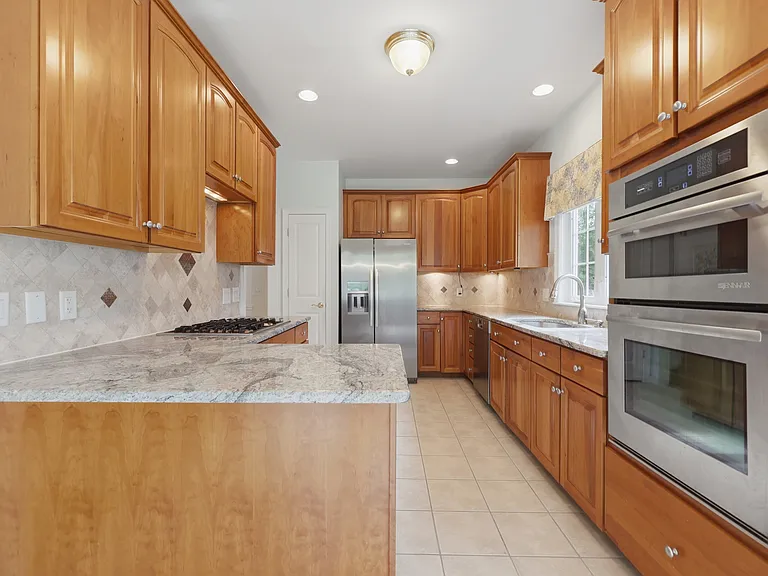 39 Brook Ln — Photo 23