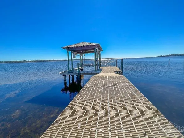 7813 Petersen Point Rd, Milton, FL 32583