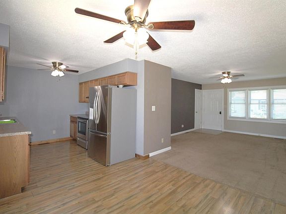 4th image of 201 Westport Dr