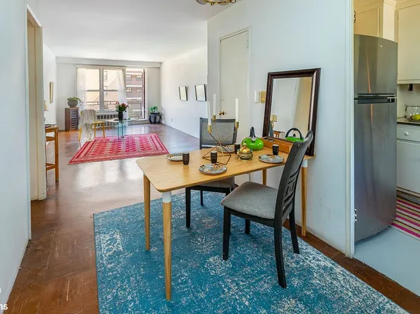 35-11 85th St #3B, Queens, NY 11372