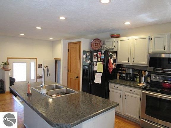 5th image of 1656 Penbroke Dr