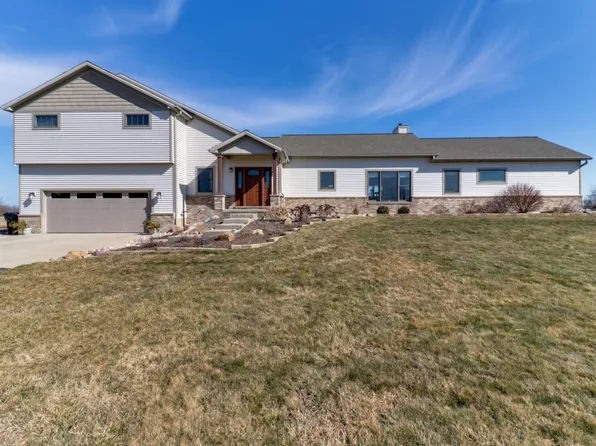 20284 Pj Keller Hwy, Lexington, IL 61753