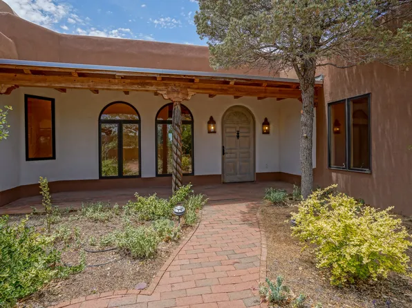 65 Camino Cabo, Santa Fe, NM 87508