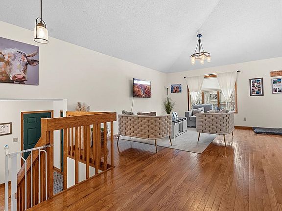 4th image of 1213 7th St NE