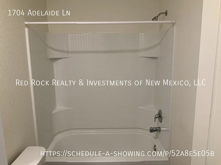 1704 Adelaide Ln — Photo 12