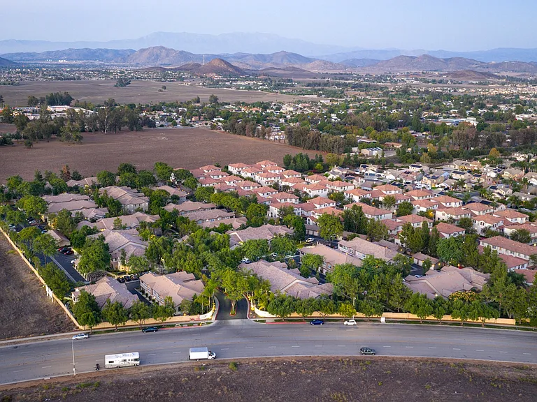 Sonoma at Mapleton Apartments — Photo 9