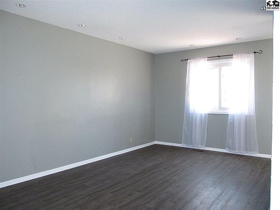 5th image of 3109 Garden Grove Pkwy