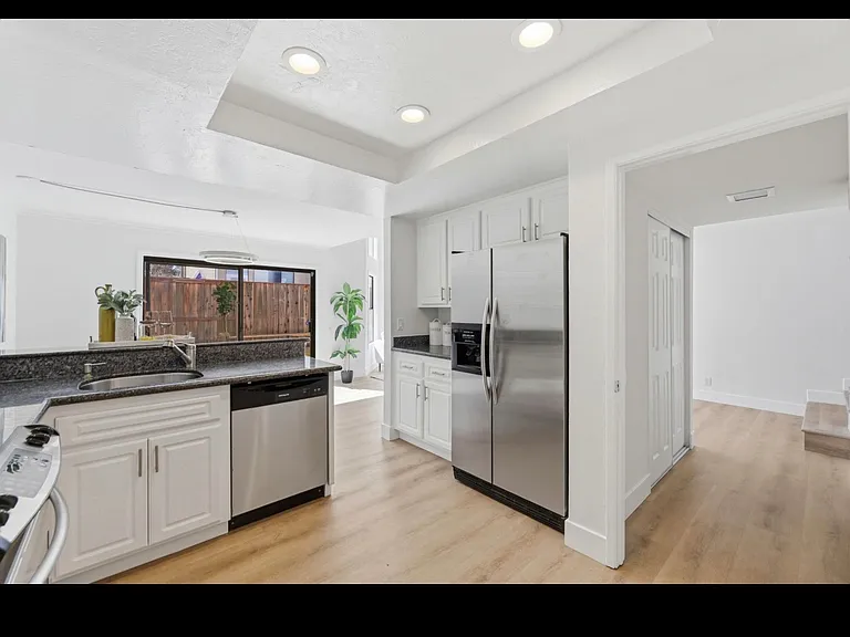 39607 Embarcadero Ter — Photo 4