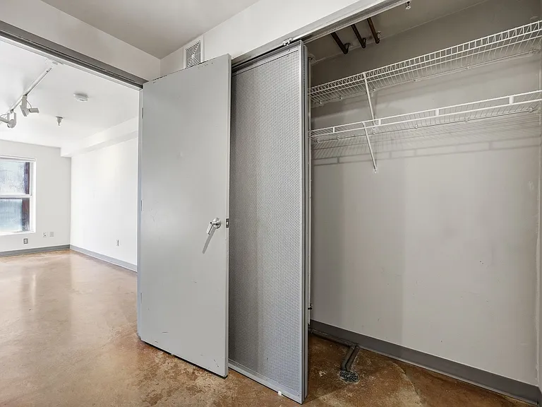 Whiteway Apartments — Photo 19
