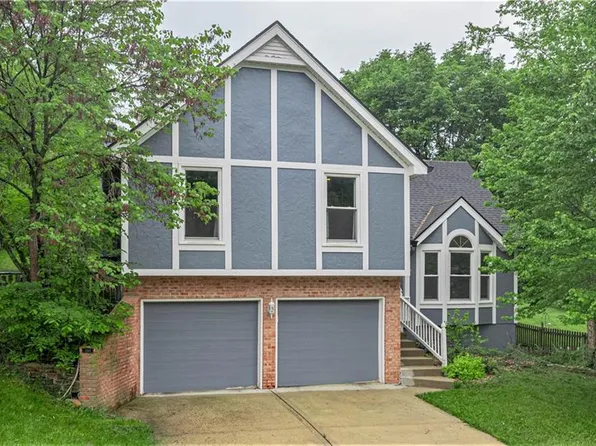 1563 Dartmouth Dr, Liberty, MO 64068