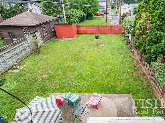 3rd image of 707 Campbell St