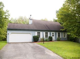 81 Algonquin Rd, Clifton Park, NY 12065
