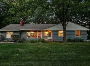 6981 Nez Perce Dr, Chanhassen, MN 55317