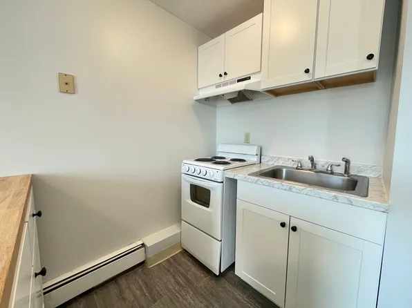 251 Pine St #303, Manchester, NH 03103