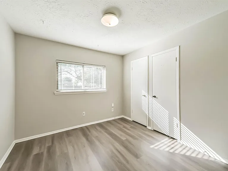 2406 Pilgrims Bend Dr — Photo 35