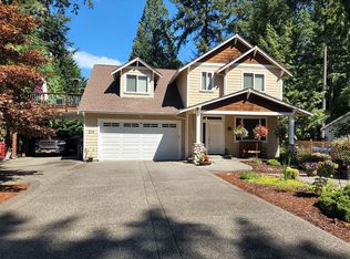 210 E Channel Dr, Allyn, WA 98524